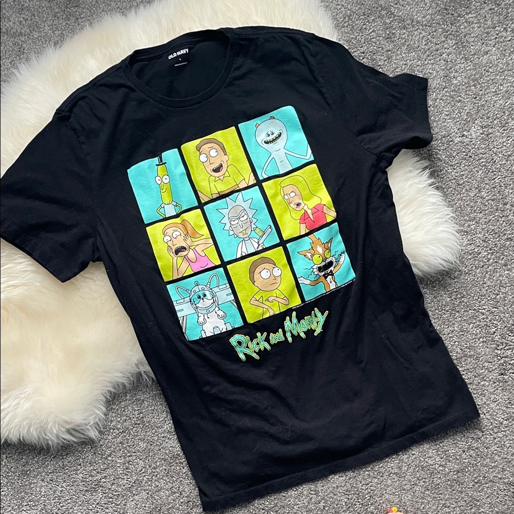 Old Navy Black Graphic Tee - Rick and Morty